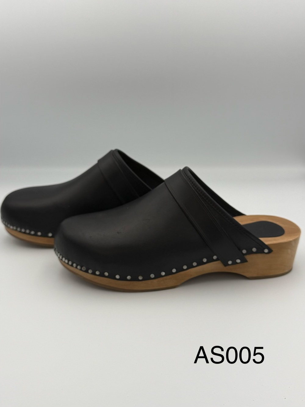 Isabel Marant Thalie Black Leather Studded Clogs EU 37 US 7